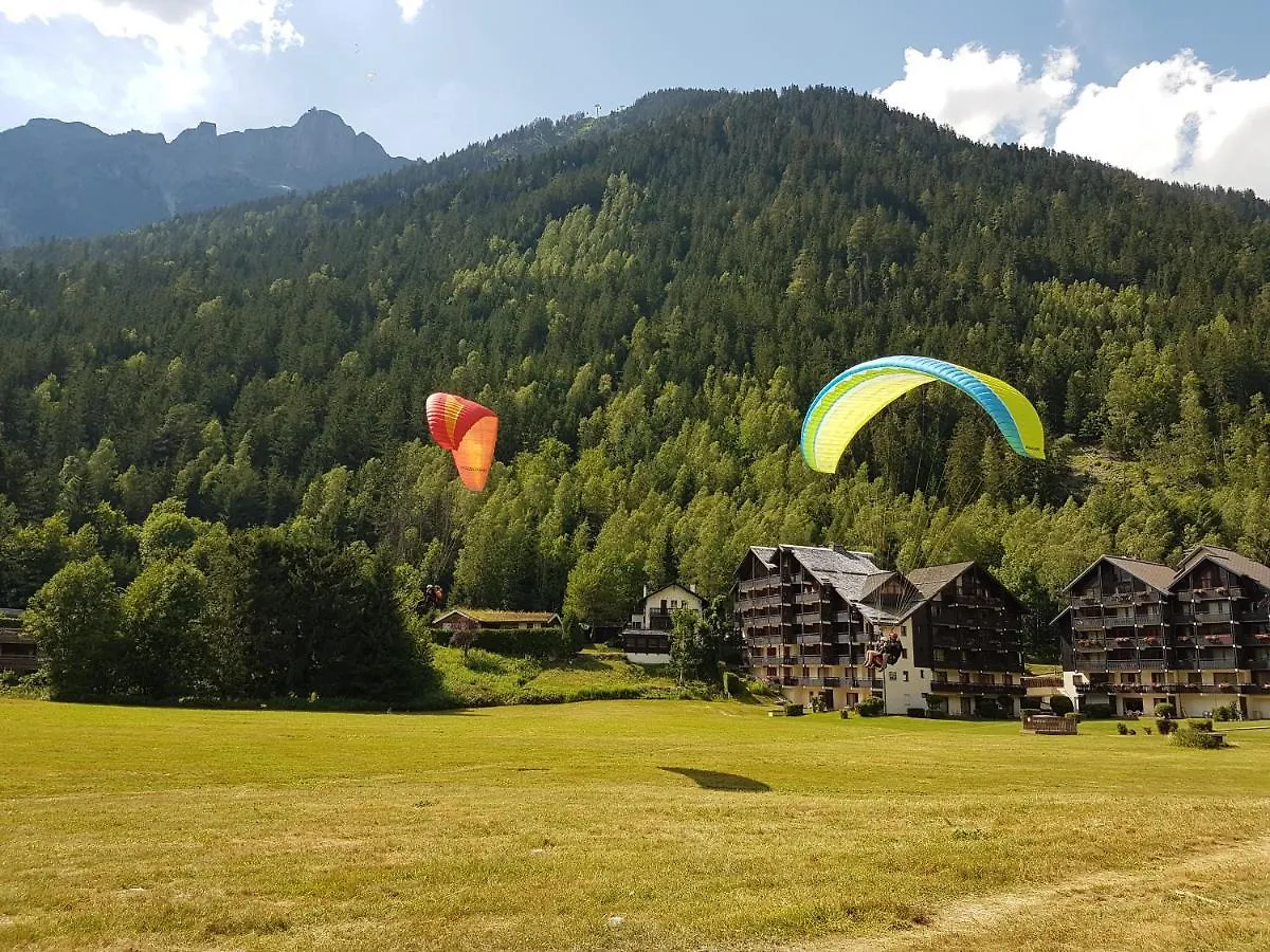 Meilleur emplacement hypercentre avec parking privatif souterrain Chamonix Appartement
