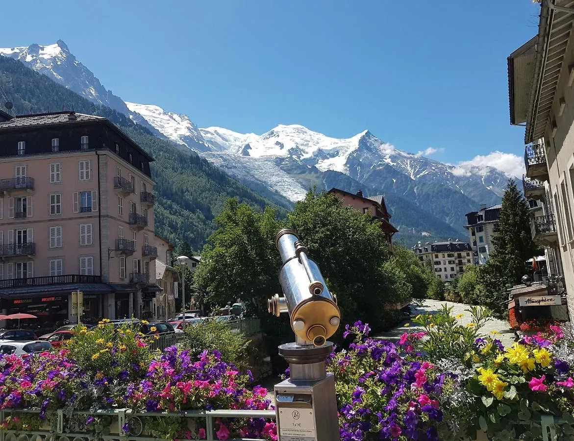 Meilleur emplacement hypercentre avec parking privatif souterrain Chamonix France