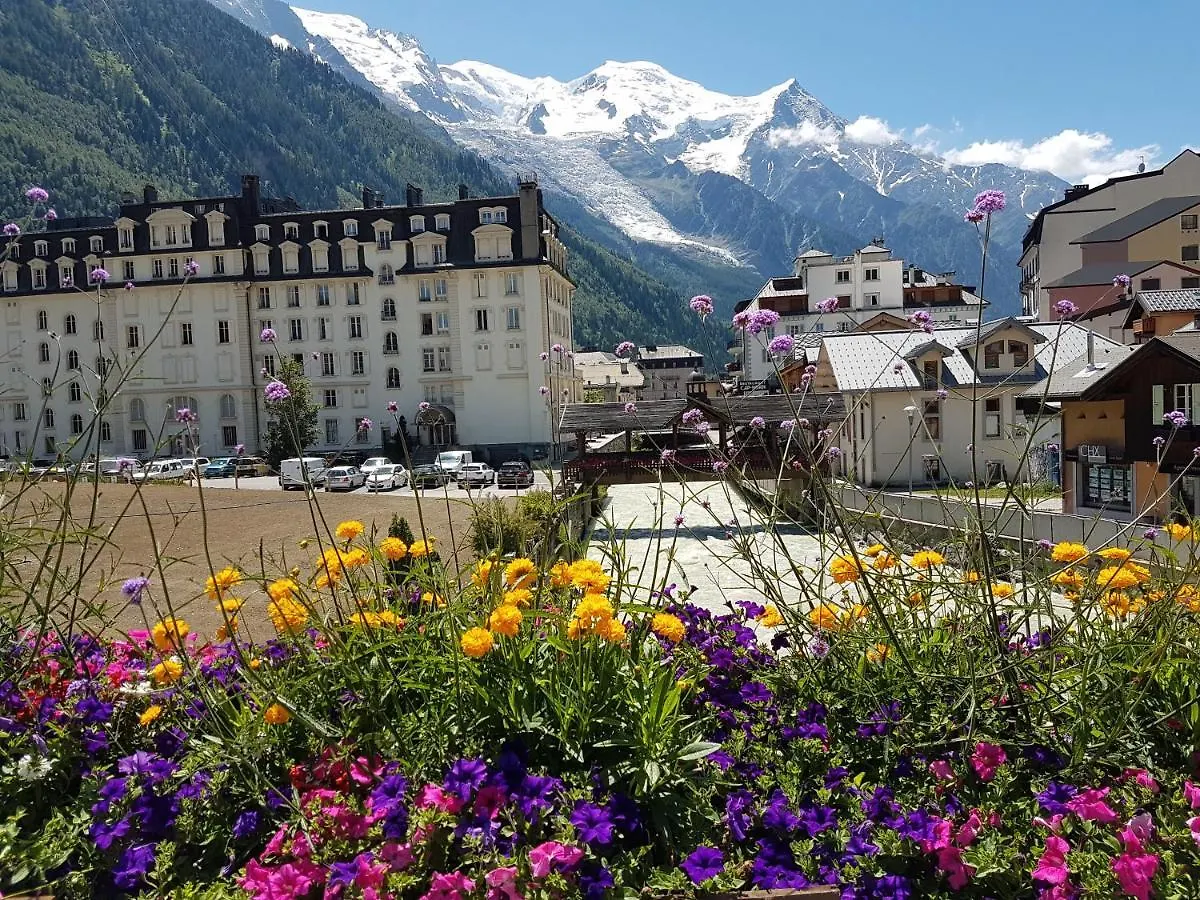 Meilleur emplacement hypercentre avec parking privatif souterrain Chamonix Appartement